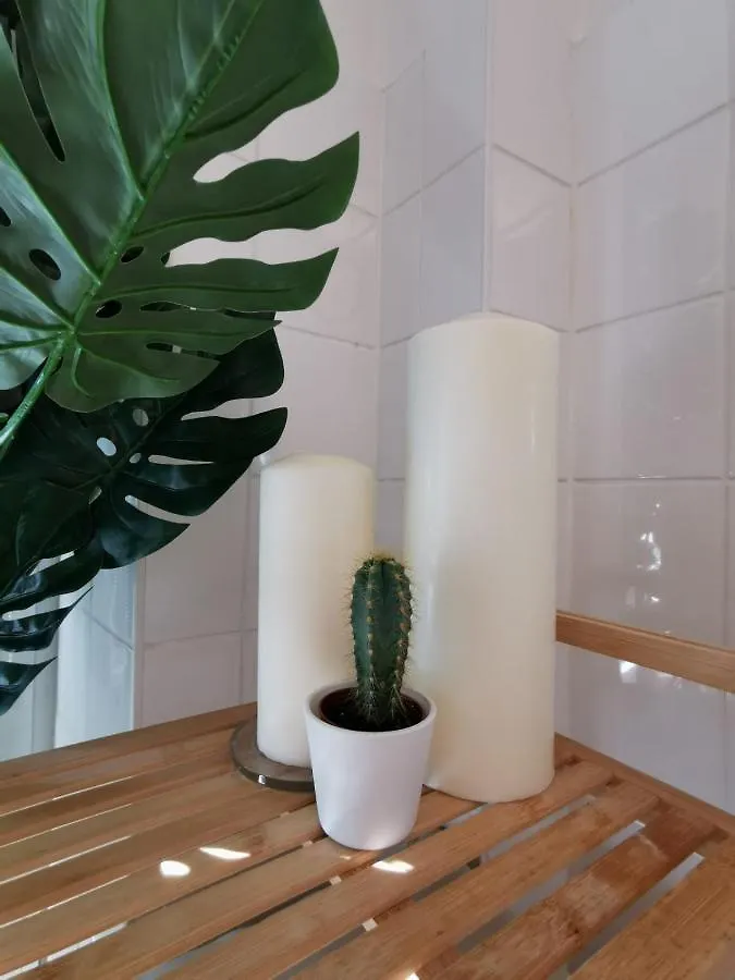 Elegant 2 Bd Apartment Munich